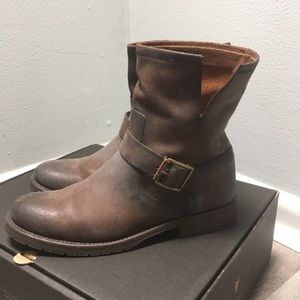 Frye Boot Natalie Engineer Short Dark Brown 8.5M